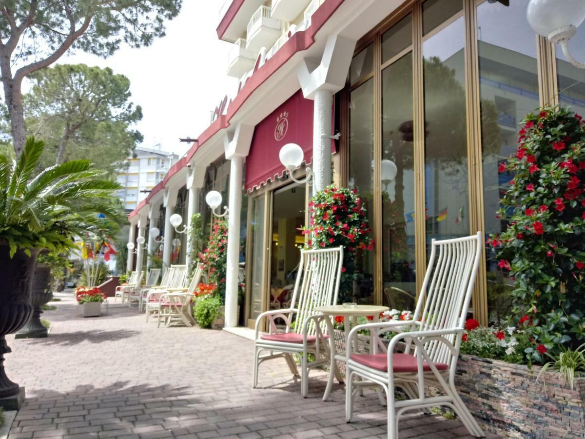 Astoria Hotel 3*